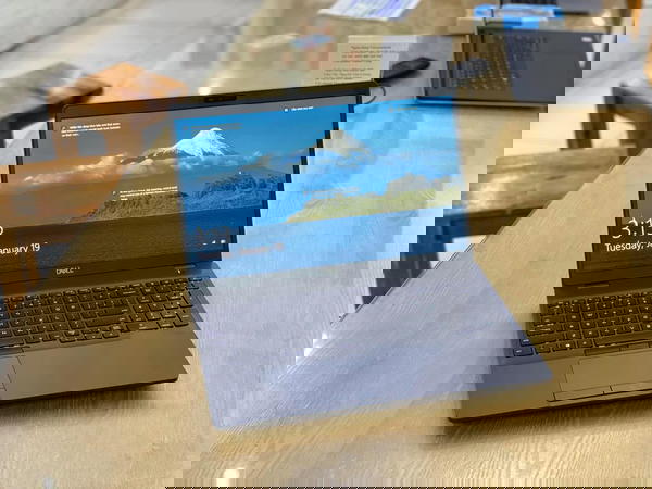 Dell 5501 Image 1 Preview