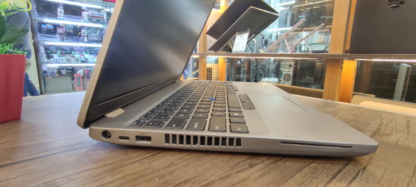 Dell latitude 5561 Image 5 Preview