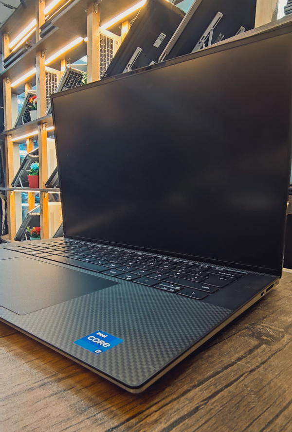 Dell precision 5560 Image 3 Preview