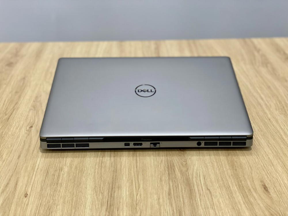 Dell precision 7550 Preview Image