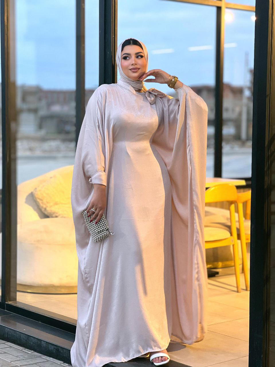موديل 🔥عبايه توينز3قطع بيزك بنشوه فيونكه بطرحه Preview Image