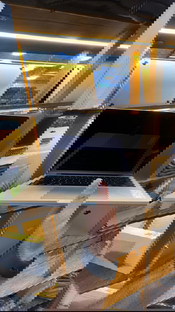 MacBook Pro M1 2021 Image 3 Preview