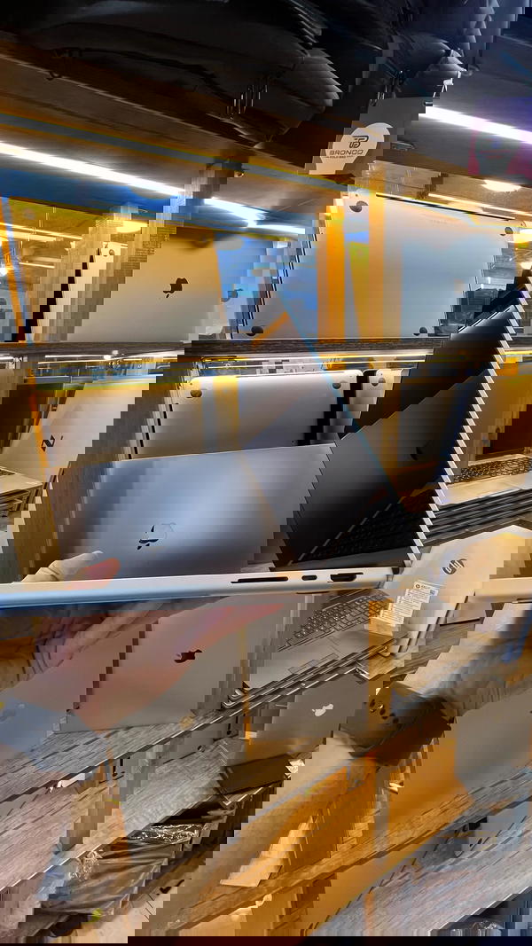 MacBook Pro M1 2021 Image 5 Preview