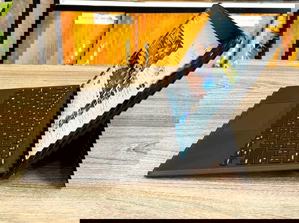 Dell latitude 5290 2 in 1 Image 5 Preview