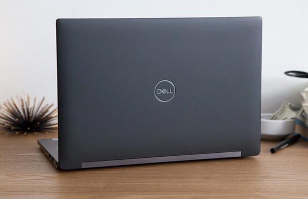 Dell latitude 5590  Image 2 Preview