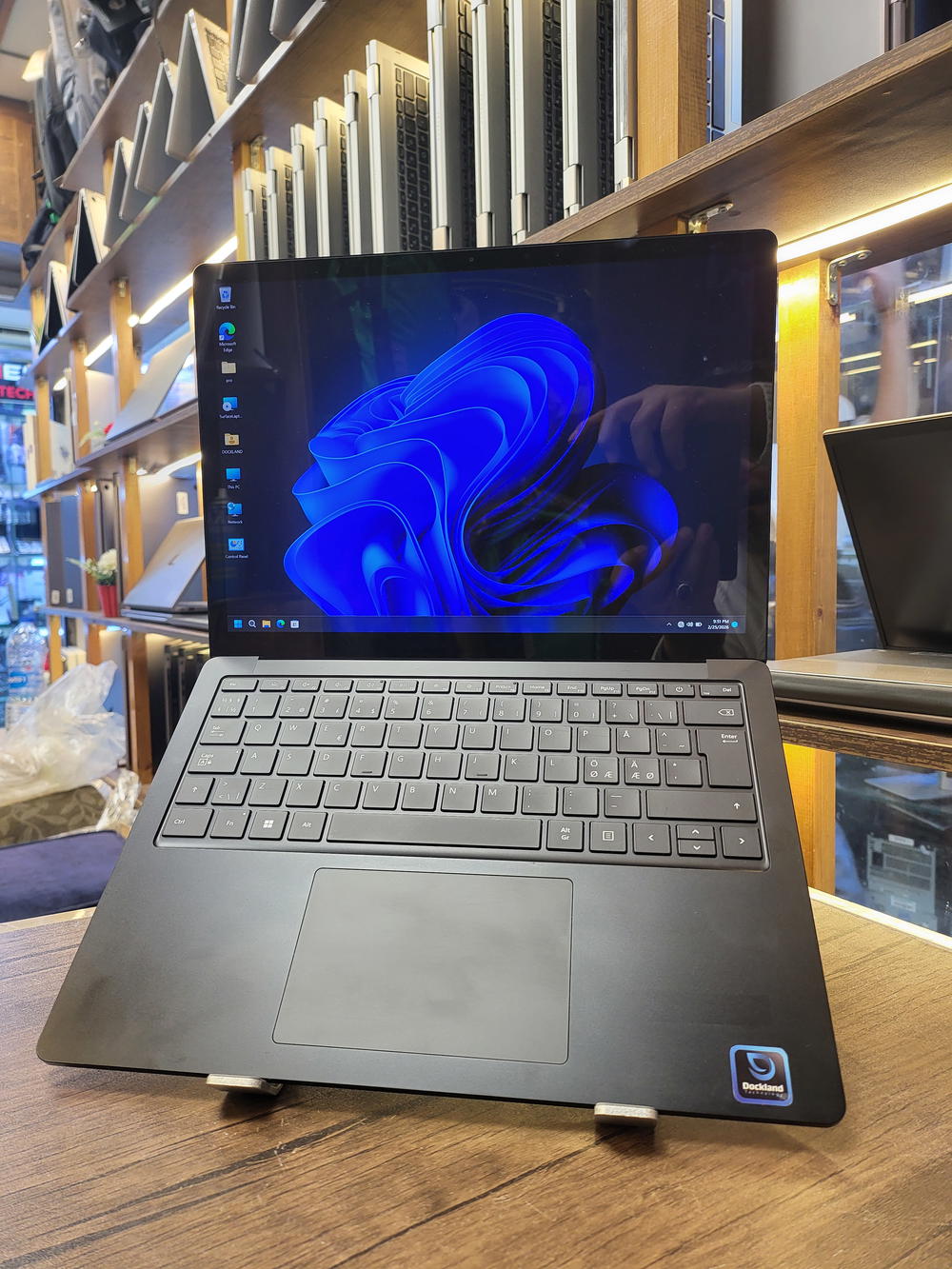 Microsoft surface 1959 Ryz7 Preview Image