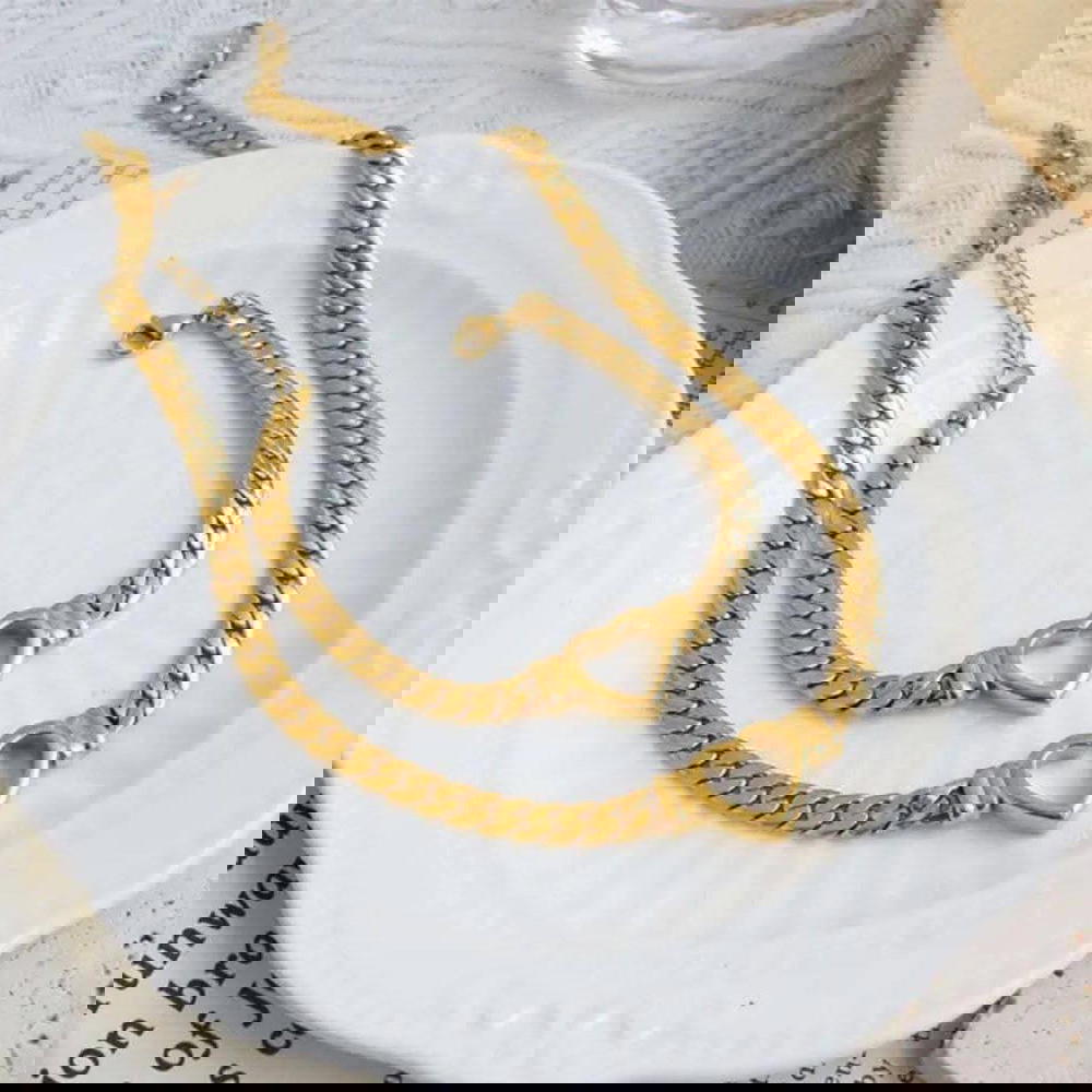 طقم Preview Image