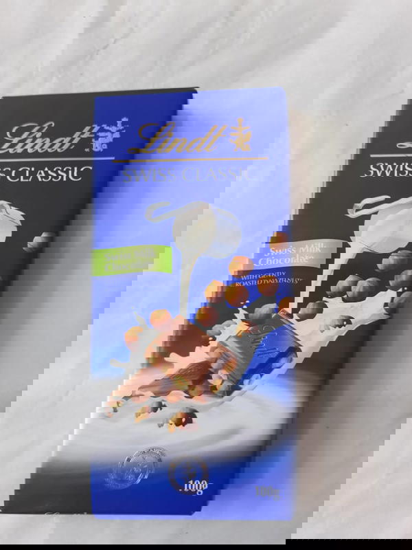 ليندت بندق حليب Image 1 Preview