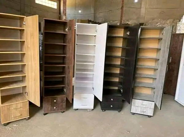 للبيع دولاب ضلفة واحدة متعدد الاستخدام ينفع وحدة تخزين أو جزامة أو دولاب صغير بسعر ع قد الايد 🤍✅توصيل مجانا القاهرة والجيزة Image 2 Preview