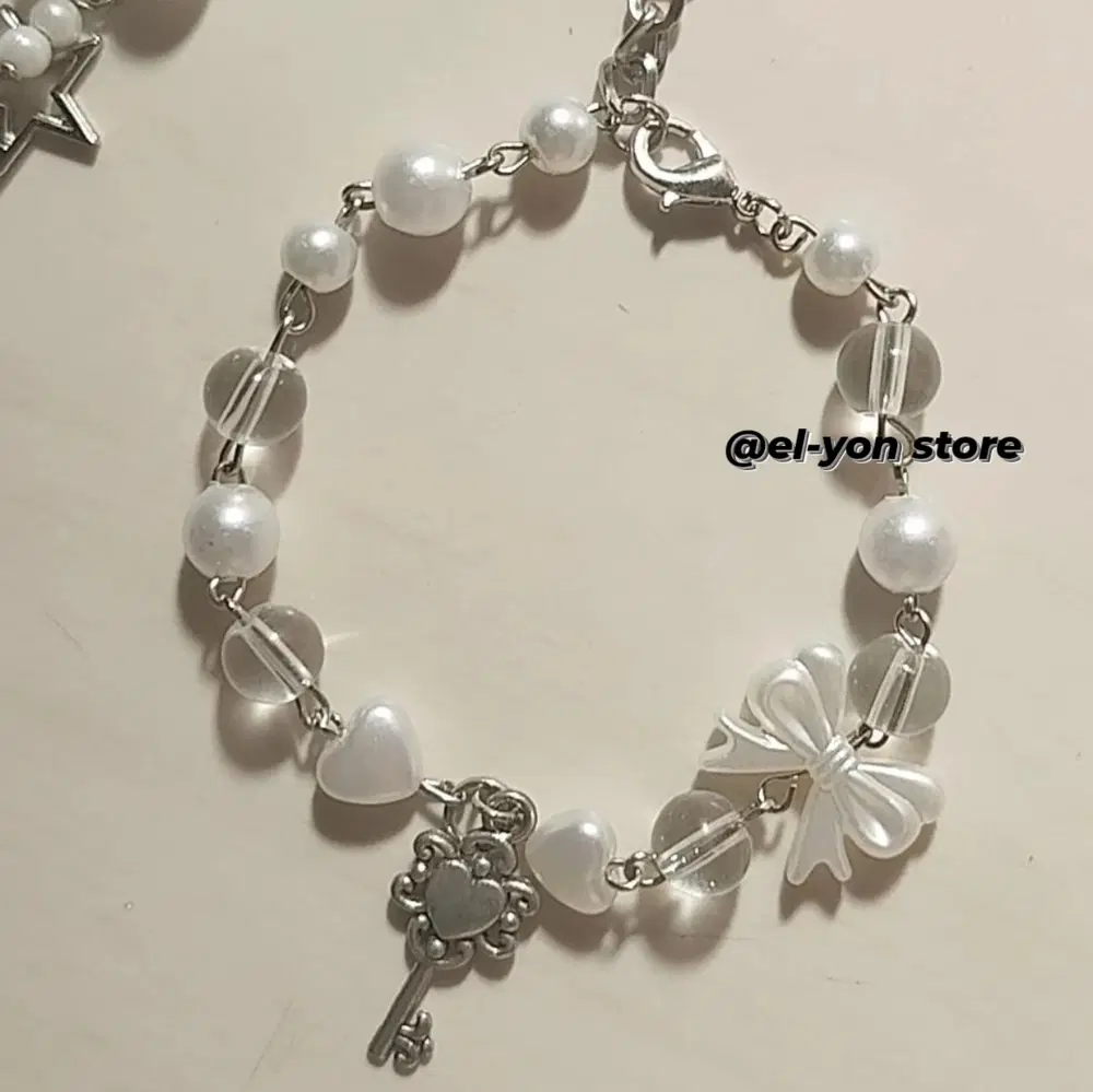   Angel's bracelet ೀ Preview Image