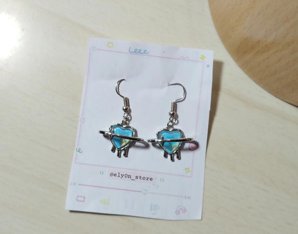 Melting heart earrings Image 2 Preview