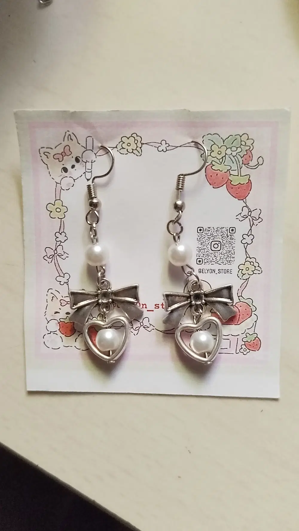 bow heart earrings  Preview Image
