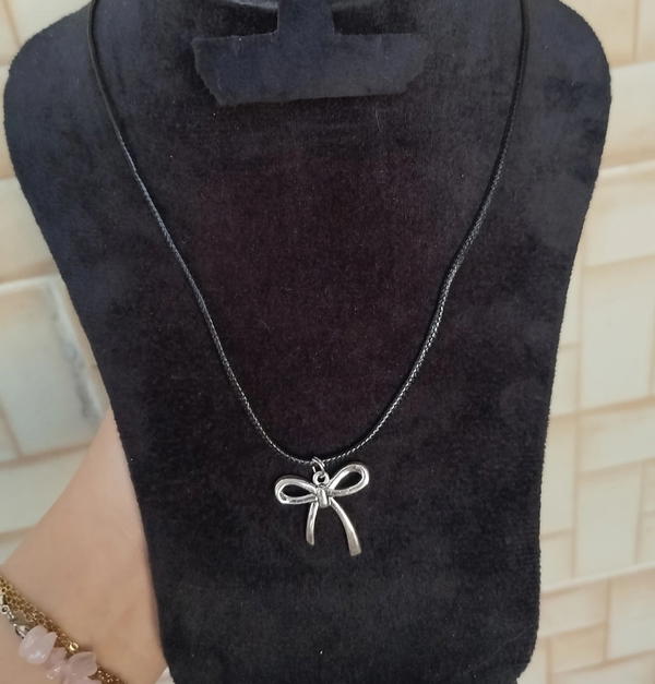 bow necklace୨ৎ¡!  Image 2 Preview