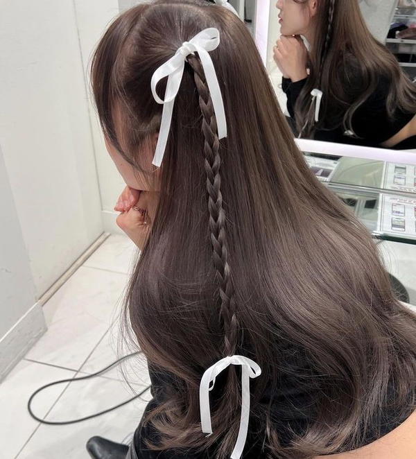 كلبسه بـ شرائط ستان طويله  Image 2 Preview