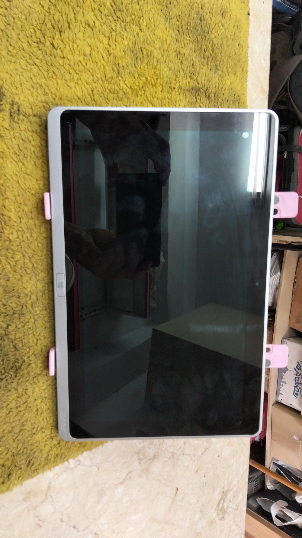 Acer Iconia W701  لاب توب وتابلت في جهاز واحد!  Preview Image