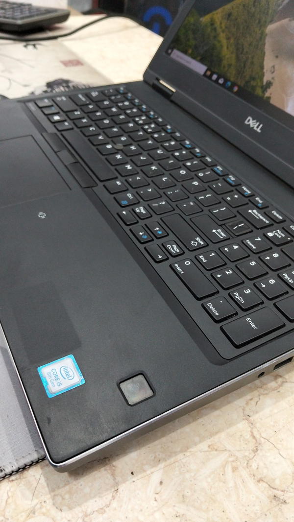 Dell precision 7530 Image 2 Preview