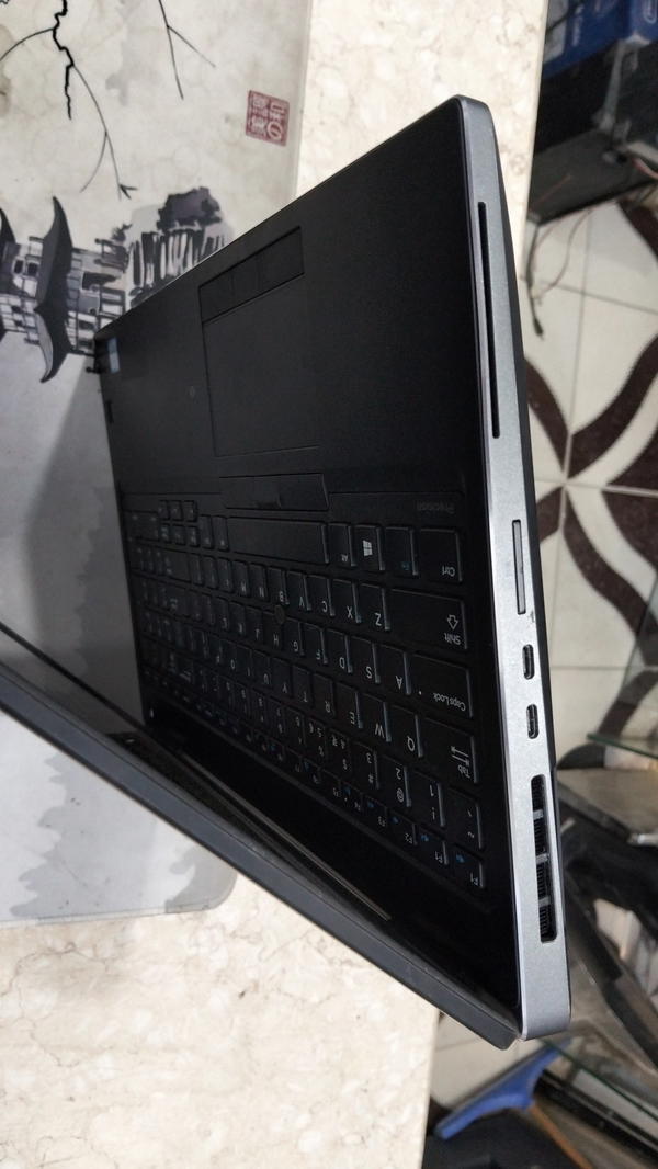 Dell precision 7530 Image 6 Preview