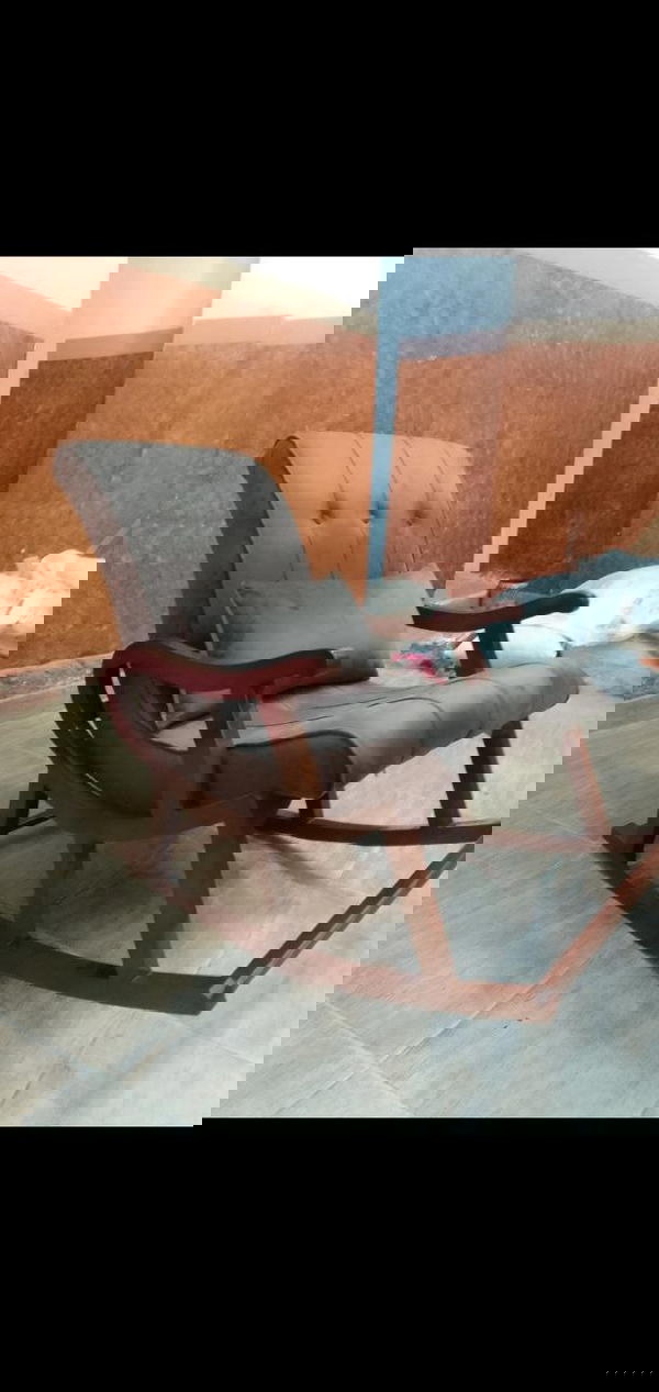 كرسي هزاز ( ديكور )  Image 1 Preview
