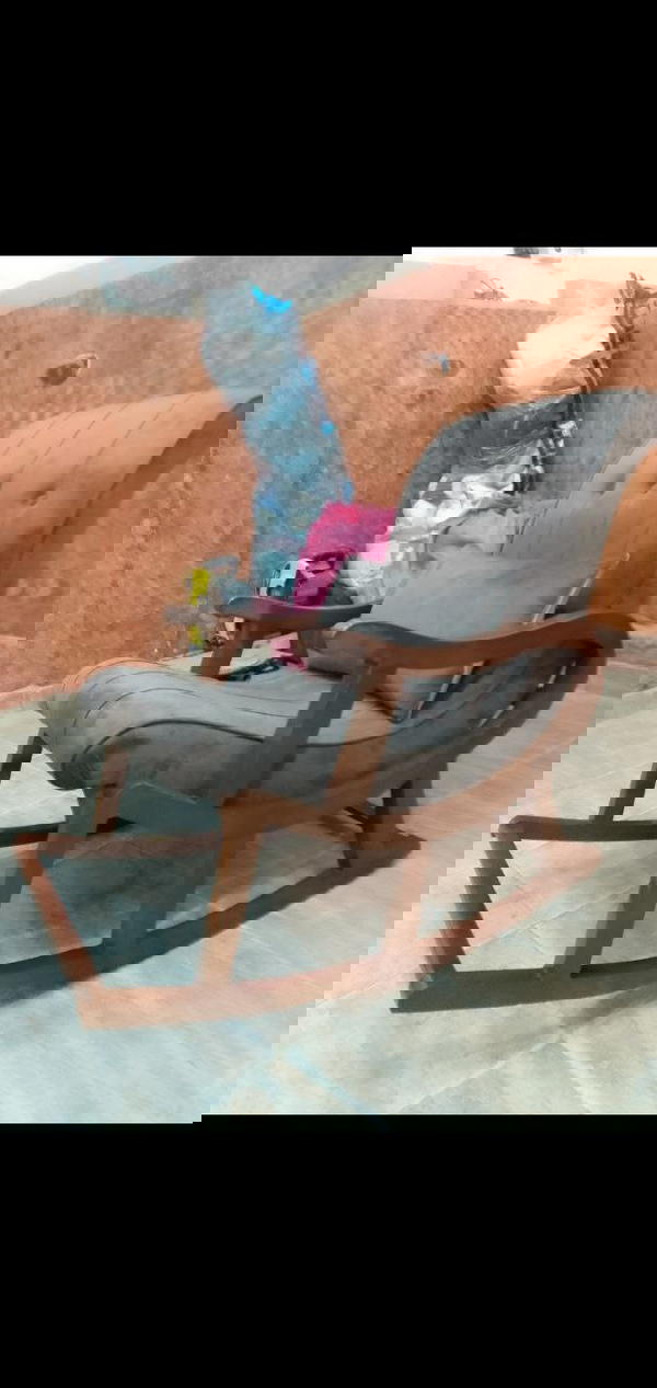 كرسي هزاز ( ديكور )  Image 2 Preview