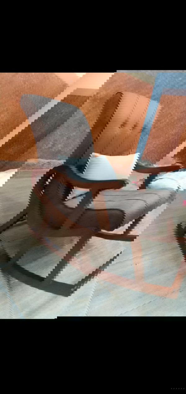 كرسي هزاز ( ديكور )  Image 3 Preview