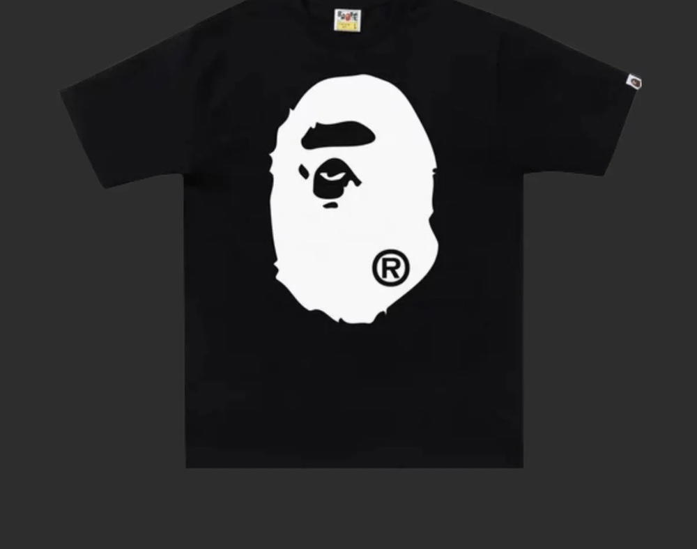 BLACK AND WHITE BAPE STA SAKURU TEE Preview Image
