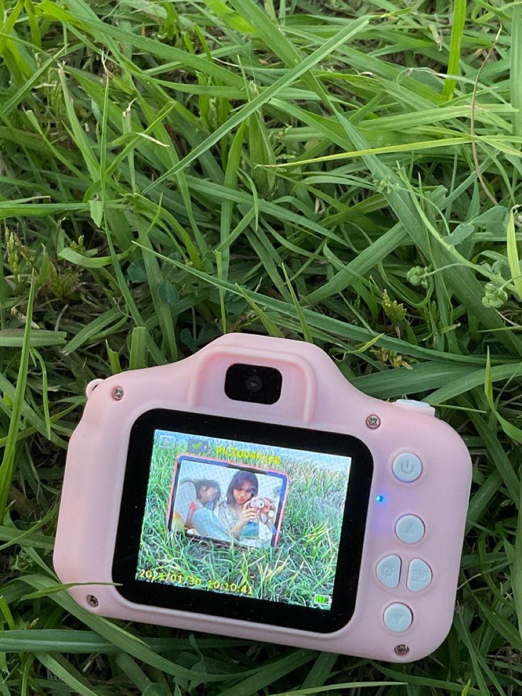 mini digital camera Preview Image