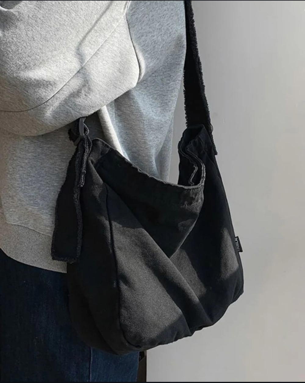 plain cross bag  Preview Image