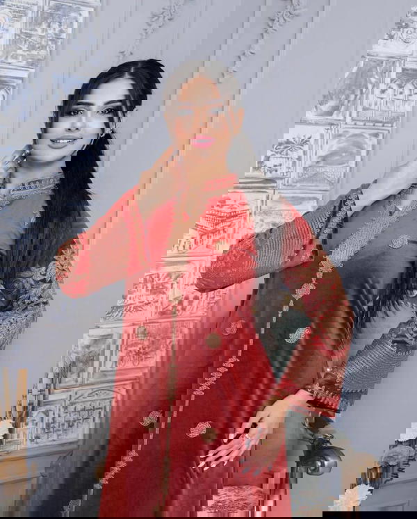 دشداشة مخمل كلوش  Image 7 Preview