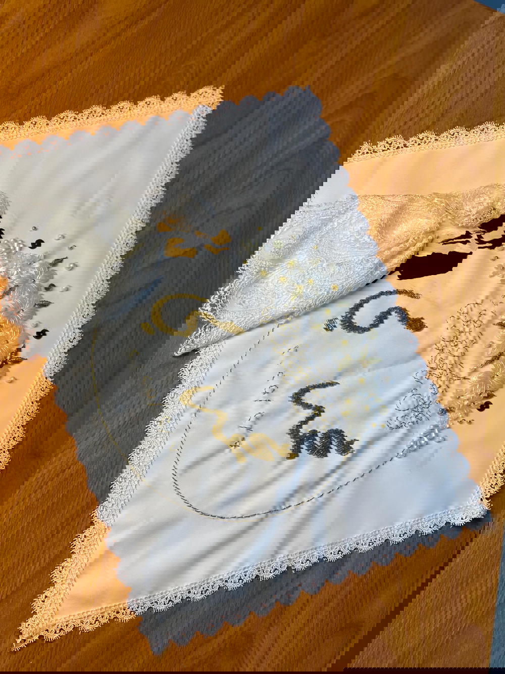 منديل كتب الكتاب تطريز Preview Image
