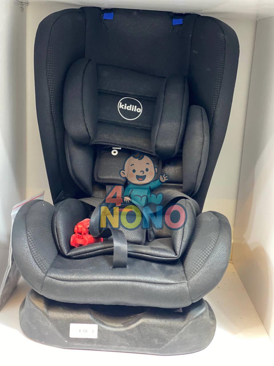 كرسي السيارة YB101A يجمع بين الأمان والراحة والسهولة. مصمم بنظام Isofix للتثبيت الآمن، ويوفر وضعيات مواجهة للخلف وللأمام، وحزام أمان خماسي النقاط لتعزيز الأمان، ومسند رأس قابل للتعديل ليناسب نمو طفلك. مثالي للآباء الباحثين عن الاعتمادية والأناقة. Preview Image