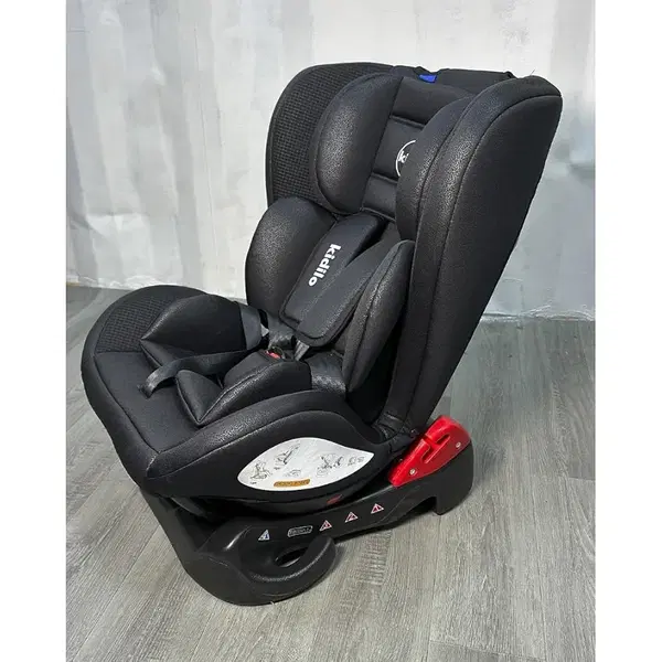 كرسي السيارة YB101A يجمع بين الأمان والراحة والسهولة. مصمم بنظام Isofix للتثبيت الآمن، ويوفر وضعيات مواجهة للخلف وللأمام، وحزام أمان خماسي النقاط لتعزيز الأمان، ومسند رأس قابل للتعديل ليناسب نمو طفلك. مثالي للآباء الباحثين عن الاعتمادية والأناقة. Image 2 Preview