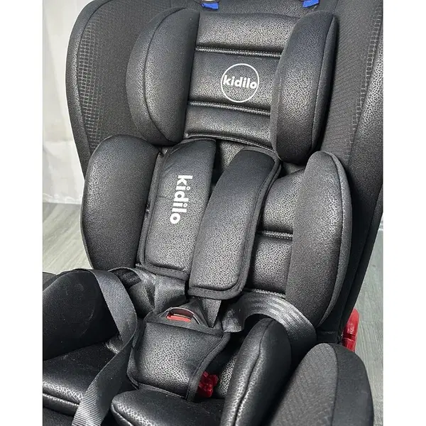 كرسي السيارة YB101A يجمع بين الأمان والراحة والسهولة. مصمم بنظام Isofix للتثبيت الآمن، ويوفر وضعيات مواجهة للخلف وللأمام، وحزام أمان خماسي النقاط لتعزيز الأمان، ومسند رأس قابل للتعديل ليناسب نمو طفلك. مثالي للآباء الباحثين عن الاعتمادية والأناقة. Image 4 Preview