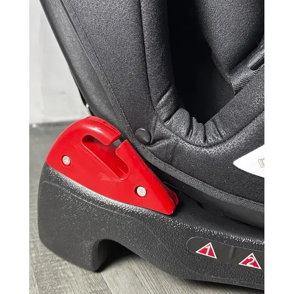 كرسي السيارة YB101A يجمع بين الأمان والراحة والسهولة. مصمم بنظام Isofix للتثبيت الآمن، ويوفر وضعيات مواجهة للخلف وللأمام، وحزام أمان خماسي النقاط لتعزيز الأمان، ومسند رأس قابل للتعديل ليناسب نمو طفلك. مثالي للآباء الباحثين عن الاعتمادية والأناقة. Image 6 Preview