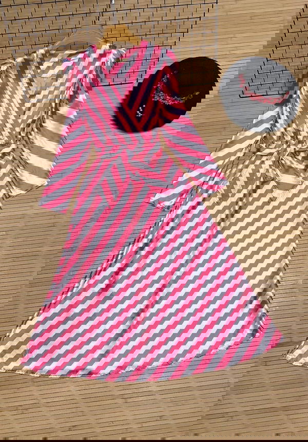فستان تسعيني Image 1 Preview