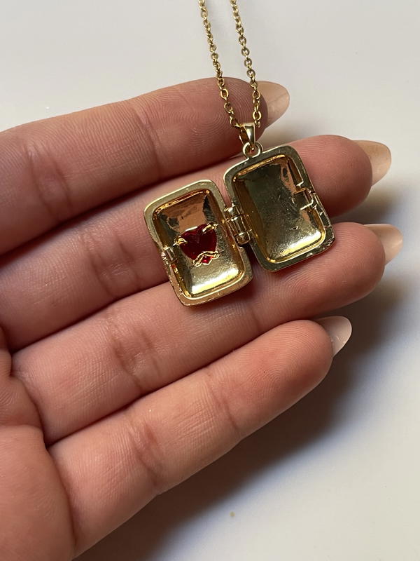 gold necklace  Image 1 Preview
