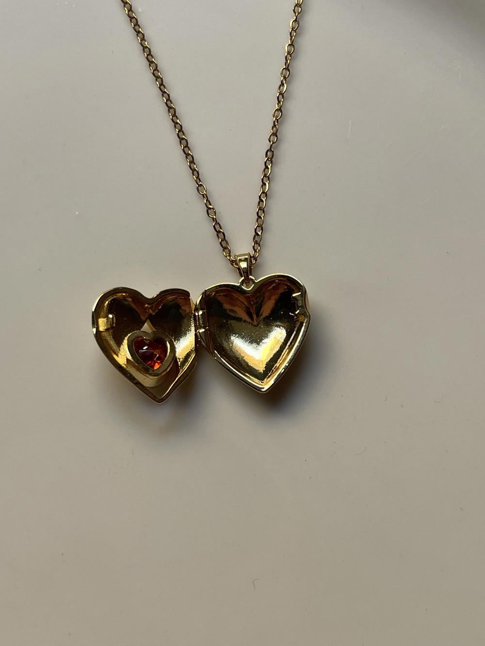 heart locket Preview Image
