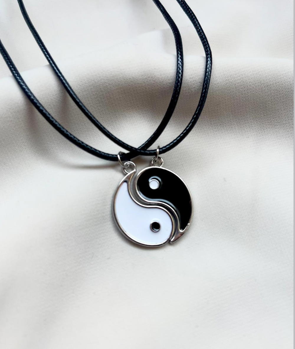 matching necklace  Preview Image