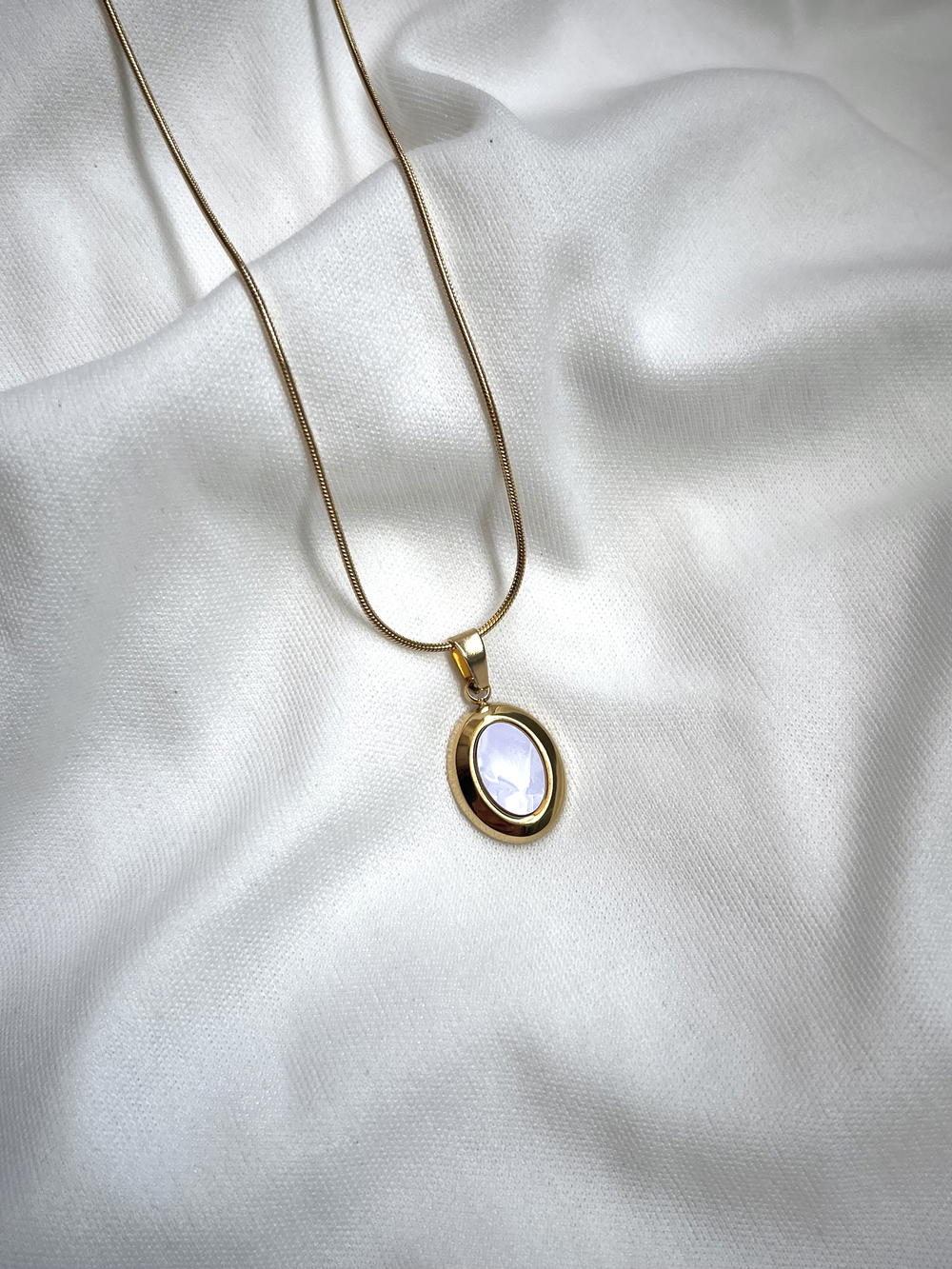 white necklace  Preview Image