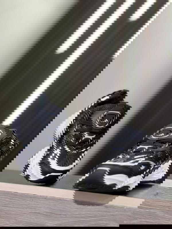 Adidas Deluxe XLG Image 3 Preview