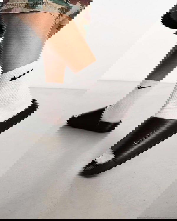Nike slipper  Image 6 Preview