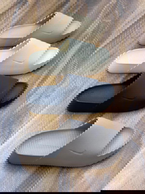 Nike slipper  Image 9 Preview