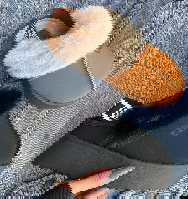 UGG Image 1 Preview