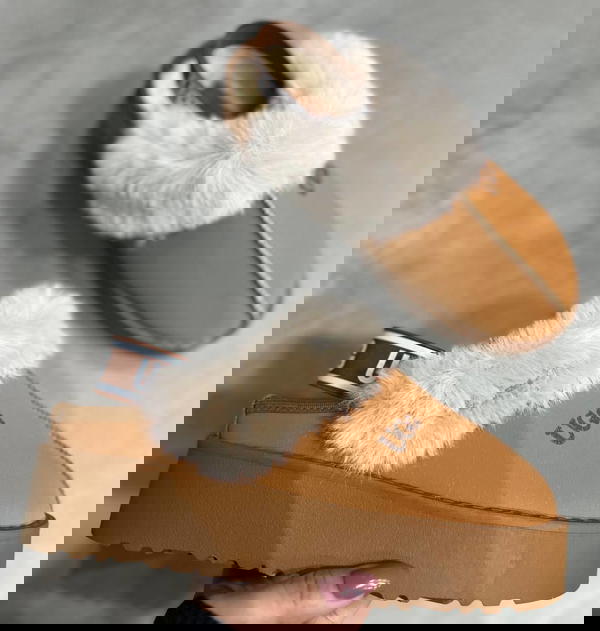 UGG Image 3 Preview