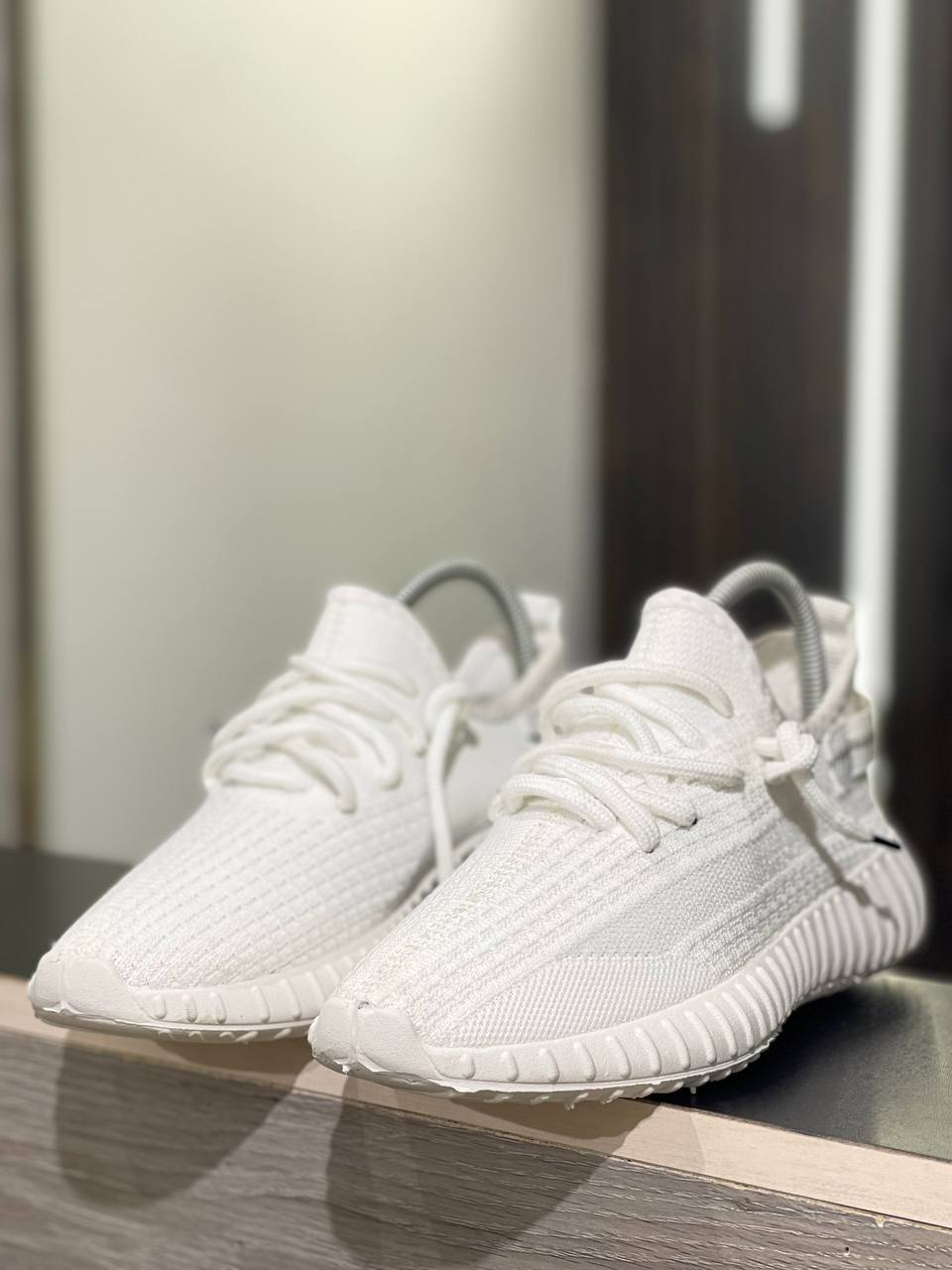 اديداس Yeezy  Preview Image