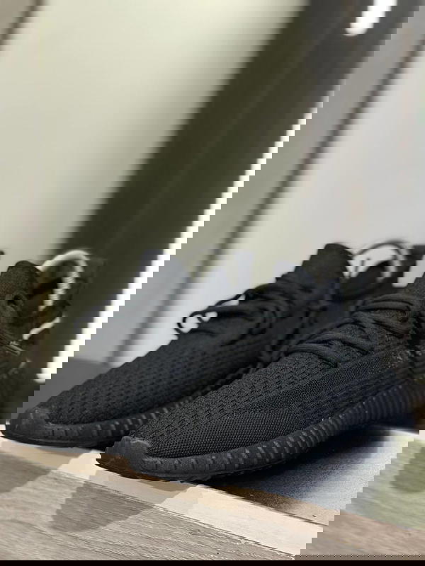 اديداس Yeezy  Image 2 Preview
