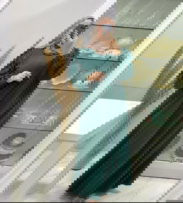 فستان قطيفه مضلع Image 4 Preview