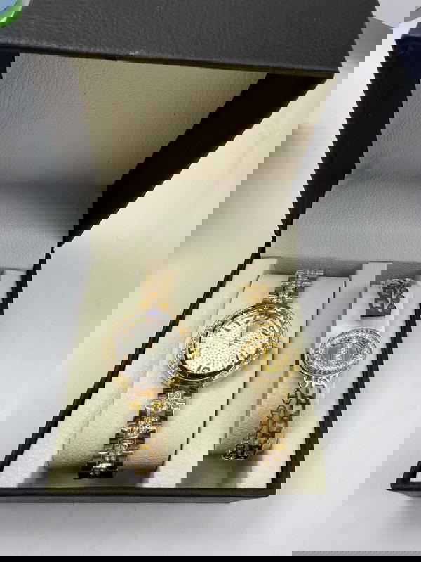 طقم حريمي  Image 2 Preview