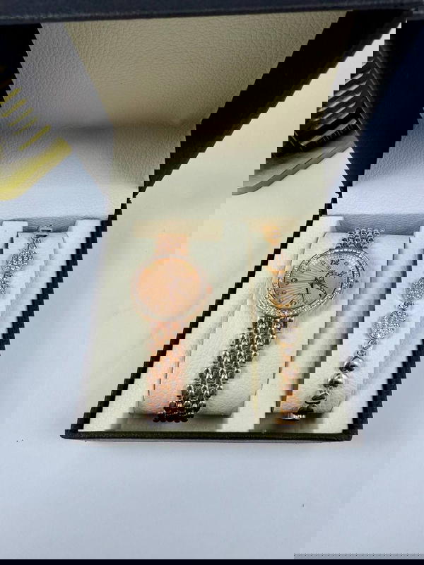 طقم حريمي Image 5 Preview