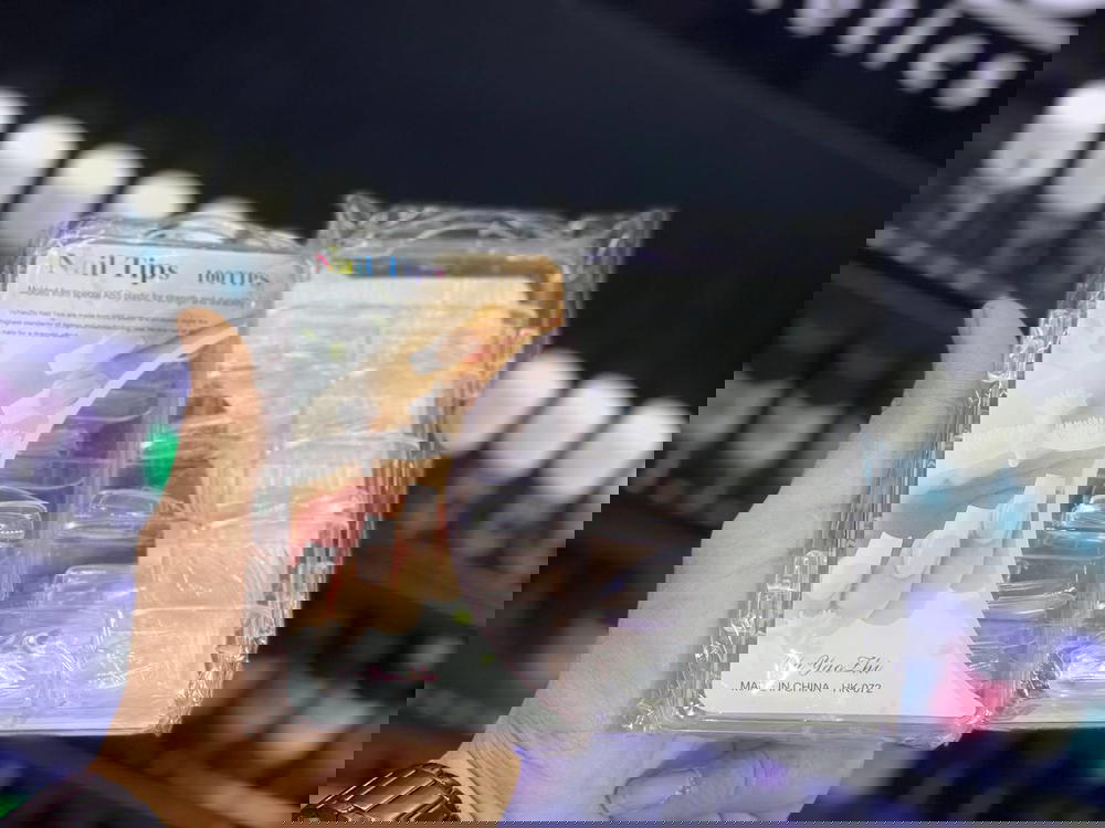 ضوافر شفافة  Preview Image