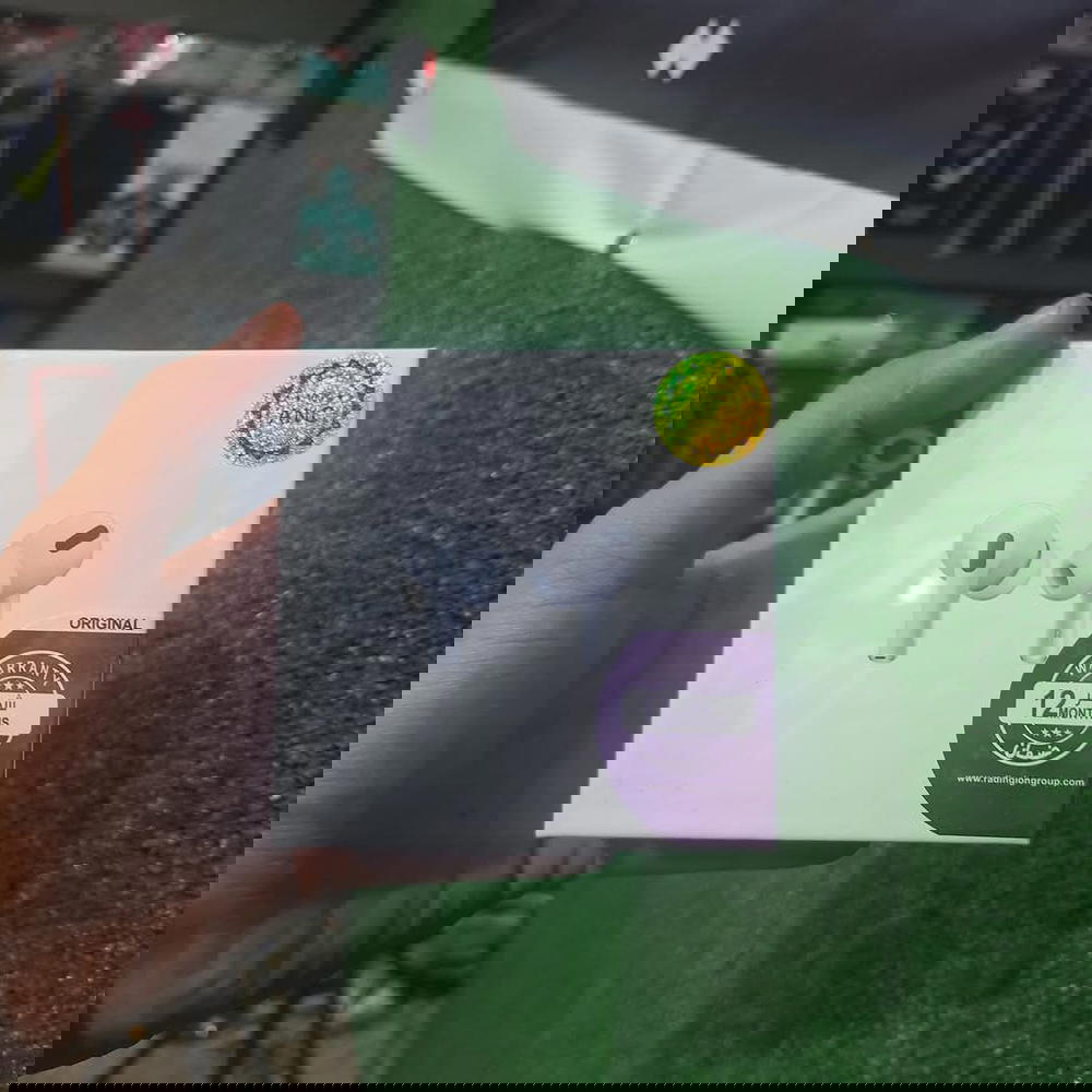 ايربودز برو 2  Preview Image